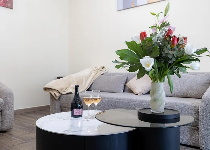 Spacious Three Bedroom Design Near Circo Massimo
