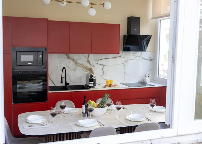 Spacious Three Bedroom Design Near Circo Massimo Rome